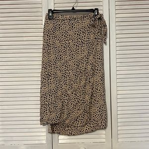 Urban Romantics size medium cheetah print wrap skirt
